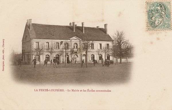 La Fert-Loupire - La Maison et les Ecoles communales