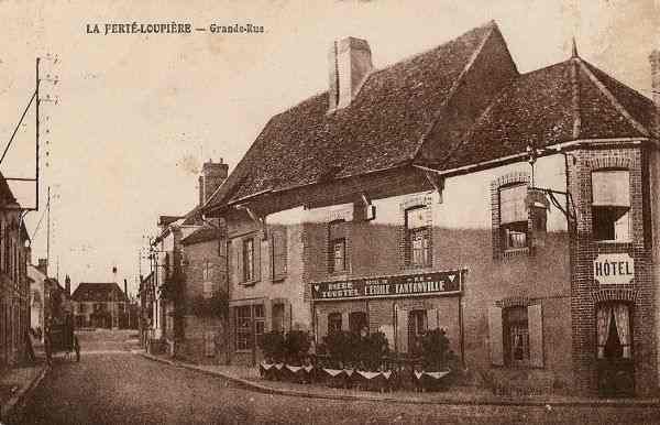 La Fert-Loupire - Grande-Rue