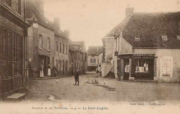 La Fert-Loupire - Une Rue