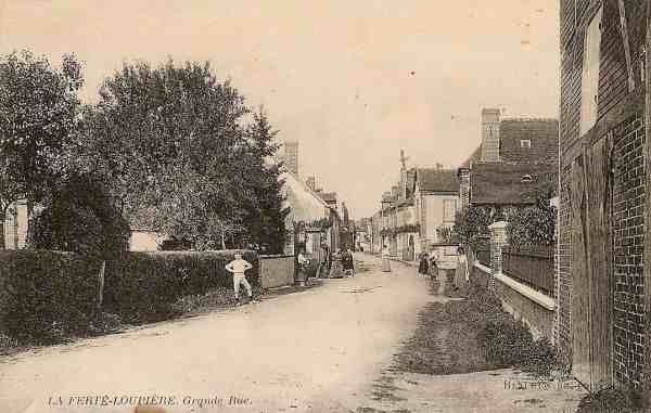La Fert-Loupire - Grande Rue