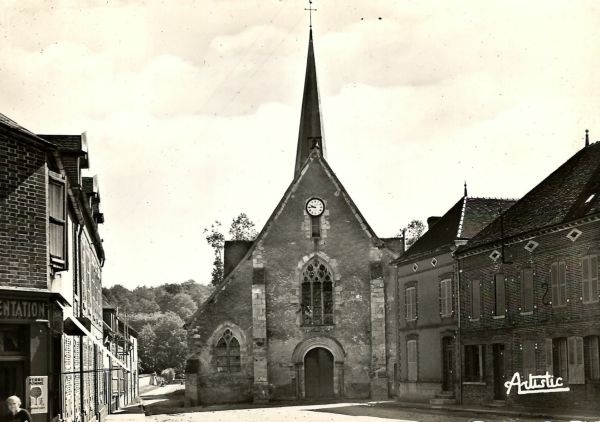 La Fert-Loupire - Place de l'glise