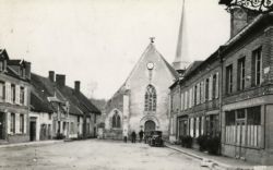 La Fert-Loupire - Place de l'Eglise